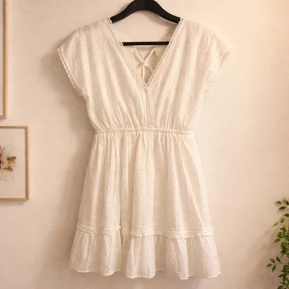 0207 NWT Size Medium Eyelet and lace baby doll swing dress. - Picture 3 of 11